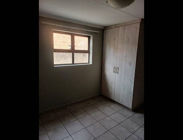 3 BEDROOM APARTMENT FOR SALE IN SUNNYSIDE